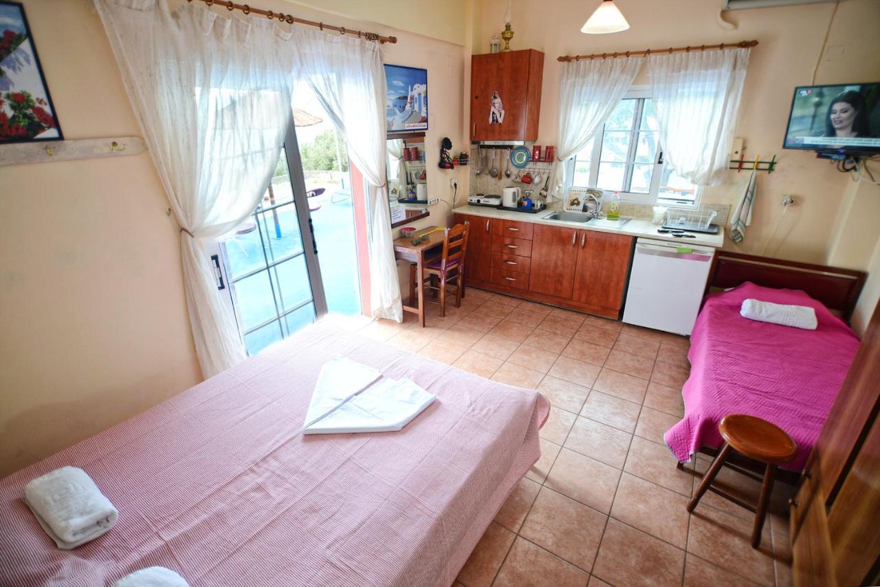 Manganítis Ikaria Studios מראה חיצוני תמונה