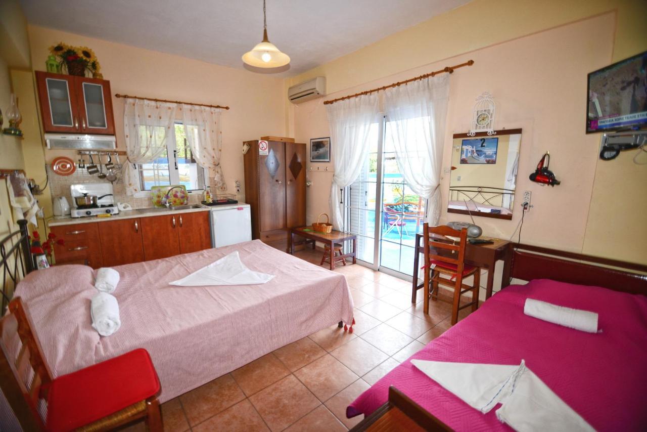 Manganítis Ikaria Studios מראה חיצוני תמונה