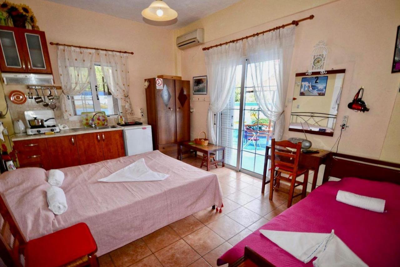 Manganítis Ikaria Studios מראה חיצוני תמונה